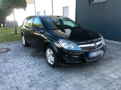 Gebraucht Opel Astra 90 PS (66 kW) 2010 Schwarz Kombi
