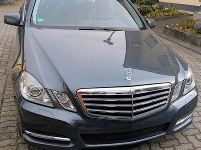 Gebraucht Mercedes E200 Avantgarde 184 PS (135 kW) 2011 Grau Limousine