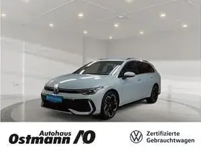Gebraucht VW Golf VIII R-line 150 PS (110 kW) 2024 Crystal ice blue metallic Kombi