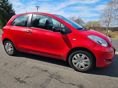 Gebraucht Toyota Yaris 69 PS (50 kW) 2009 Rot Kleinwagen
