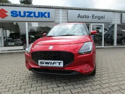Neu Suzuki Swift Comfort+ 82 PS (60 kW) 2026 Rot Kleinwagen