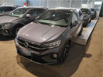 Gebraucht VW Taigo R-line 116 PS (85 kW) 2025 Grau SUV