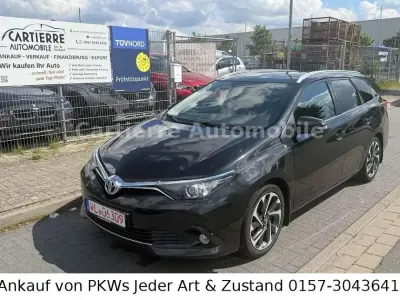 Gebraucht Toyota Auris Design 111 PS (81 kW) 2015 Night time black Kombi