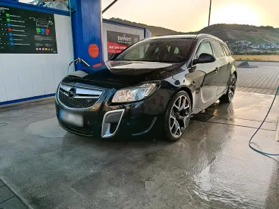 Gebraucht Opel Insignia OPC 325 PS (239 kW) 2011 Schwarz Kombi