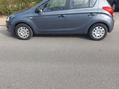 Gebraucht Hyundai i20 Classic 86 PS (63 kW) 2014 Grau Kleinwagen