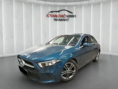 Gebraucht Mercedes A200 150 PS (110 kW) 2020 Blau Limousine