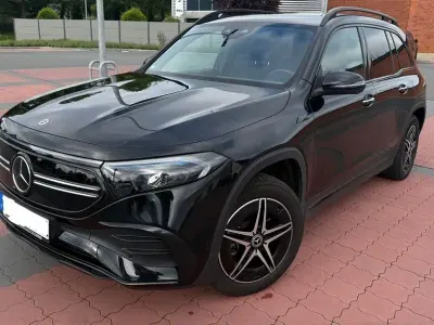 Używany Mercedes EQB300 AMG line 167 kW (228 KM) 2022 Czarny SUV
