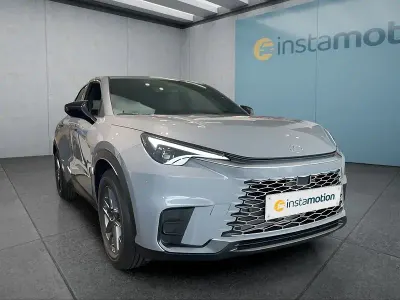 Neu Lexus LBX 136 PS (100 kW) 2026 Grau SUV