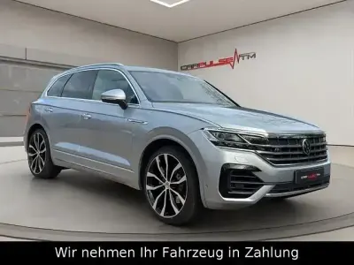 Gebraucht VW Touareg R-line 340 PS (250 kW) 2020 Florettsilber (metallic) SUV