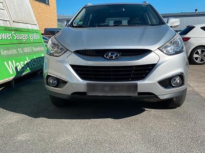 Second-hand Hyundai Tucson 135 CP (99 kW) 2010 Argintiu SUV