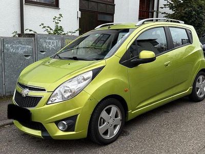 Grün Gebraucht 2011 Chevrolet Spark Kleinwagen | 2.400 € (Fairer Preis)