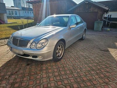 Usata Mercedes E200 163 CV (119 kW) 2003 Argento Berlina