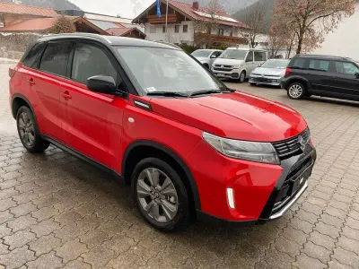 Nouă Suzuki Vitara Comfort 110 CP (80 kW) 2025 Roșu SUV