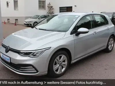 Gebraucht VW Golf VIII Life 110 PS (80 kW) 2023 Silber Limousine
