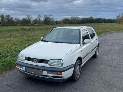 Weiß Gebraucht 1993 VW Golf III Kleinwagen | 1.499 €