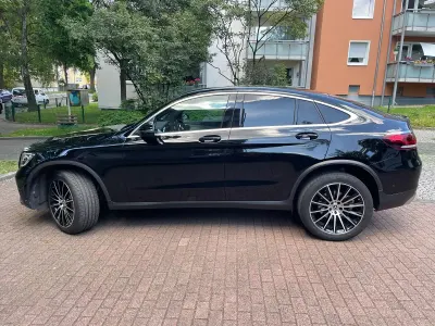Gebraucht Mercedes GLC300 AMG line 211 PS (155 kW) 2021 Schwarz SUV