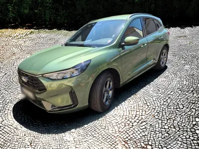 Gebraucht Ford Kuga ST-Line 180 PS (132 kW) 2024 Grün SUV
