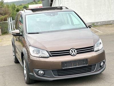 Second-hand VW Touran Cross 170 CP (125 kW) 2012 Maro Monovolum