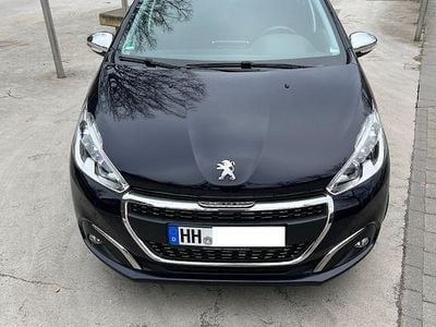 Usata Peugeot 208 Signature Sky 83 CV (61 kW) 2019 Blu Utilitaria