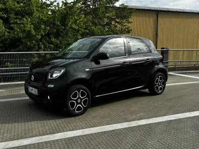 Używany Smart ForFour Passion 71 KM (52 kW) 2018 Czarny Hatchback
