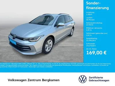 Gebraucht VW Golf VIII Life 150 PS (110 kW) 2025 Oyster silver metallic Kombi