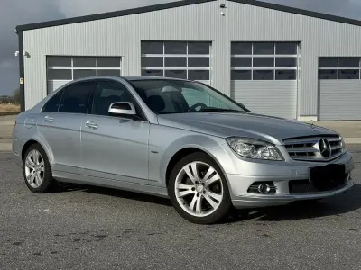 Usata Mercedes C180 Avantgarde 156 CV (114 kW) 2007 Argento Berlina