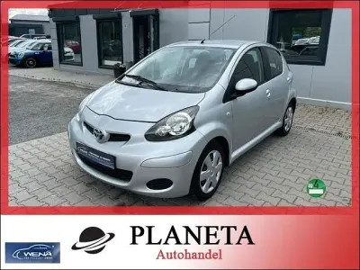 Gebraucht Toyota Aygo Cool 68 PS (50 kW) 2009 Silber Kleinwagen