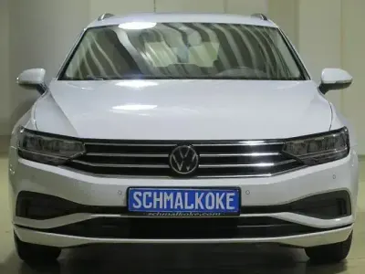 Gebraucht VW Passat 150 PS (110 kW) 2023 Weiß Kombi
