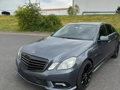 Gebraucht Mercedes E350 AMG line 300 PS (220 kW) 2012 Grau Limousine