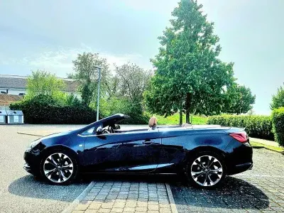 Gebraucht Opel Cascada Innovation 165 PS (121 kW) 2014 Smaragd gruen (mi) Cabrio