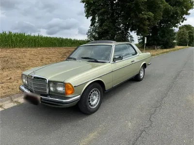 Brugt Mercedes 230 136 HK (100 kW) 1983 Grøn Coupe