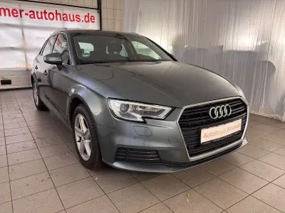 Gebraucht Audi A3 Sportback Basis 150 PS (110 kW) 2017 Monsungrau metallic Kleinwagen