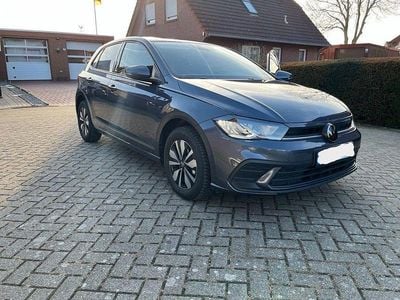 Grau Gebraucht 2024 VW Polo Move Kleinwagen | 18.700 € (Fairer Preis)