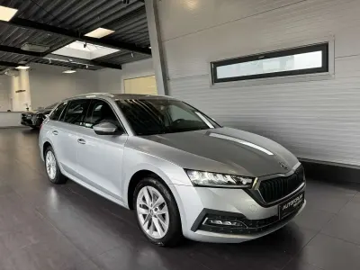 Gebraucht Skoda Octavia First Edition 150 PS (110 kW) 2020 Brilliantsilber Kombi