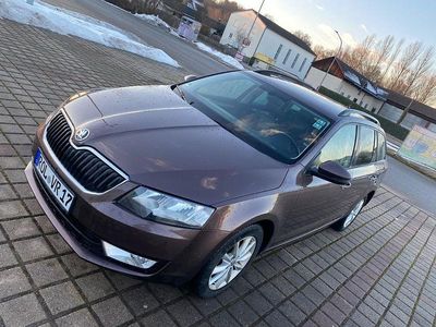 Braun Gebraucht 2016 Skoda Octavia Kombi | 10.490 € (Guter Preis)