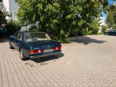 Gebraucht Mercedes 230 136 PS (100 kW) 1984 Blau Limousine