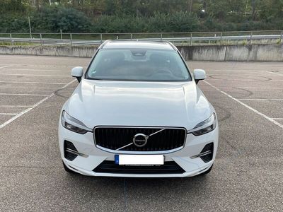 gebraucht Volvo XC60 Momentum Pro 2022