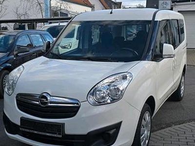 Gebraucht Opel Combo 120 PS (88 kW) 2017 Weiß Van / Kleinbus