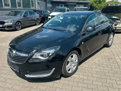 Gebraucht Opel Insignia Edition 140 PS (102 kW) 2016 Schwarz Limousine