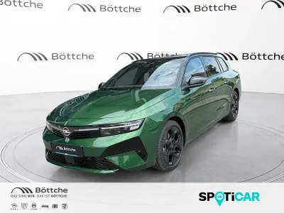 Neu Opel Astra Ultimate 131 PS (96 kW) 2026 Klover grün typ metalliclackierung Kombi