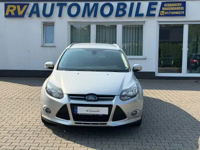 Gebraucht Ford Focus Champions Edition 125 PS (91 kW) 2012 Silber Kombi