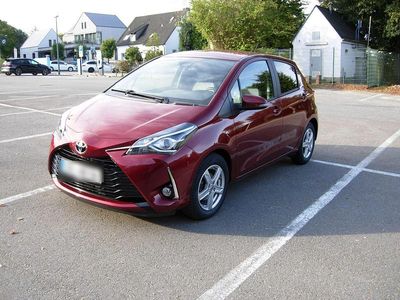 Gebraucht Toyota Yaris Comfort 69 PS (50 kW) 2017 Rot Kleinwagen