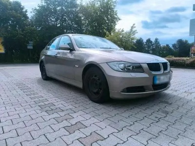Gebraucht BMW 320 150 PS (110 kW) 2007 Gold Limousine