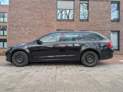 Gebraucht Skoda Octavia Ambition 105 PS (77 kW) 2014 Schwarz Kleinwagen