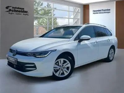 Gebraucht VW Golf VIII Life 150 PS (110 kW) 2025 Pure white Kombi