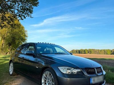 Gebraucht BMW 320 150 PS (110 kW) 2007 Grau Limousine