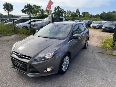 Gebraucht Ford Focus 125 PS (91 kW) 2014 Braun Limousine