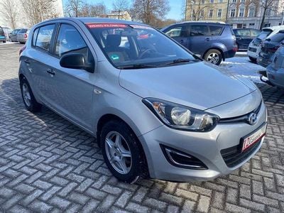 Gebraucht Hyundai i20 Trend 86 PS (63 kW) 2012 Silber Kleinwagen