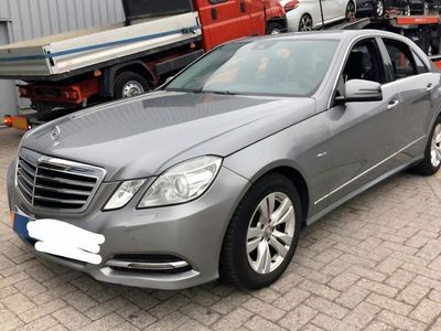 Gebraucht Mercedes E220 Avantgarde 170 PS (125 kW) 2011 Grau Limousine