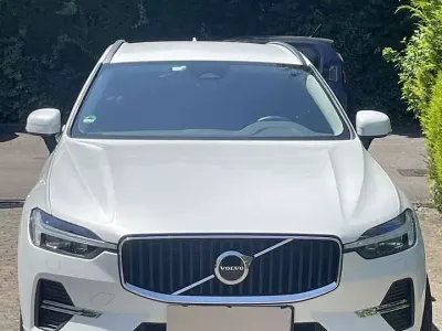 Gebraucht Volvo XC60 Core 197 PS (144 kW) 2023 Weiß SUV